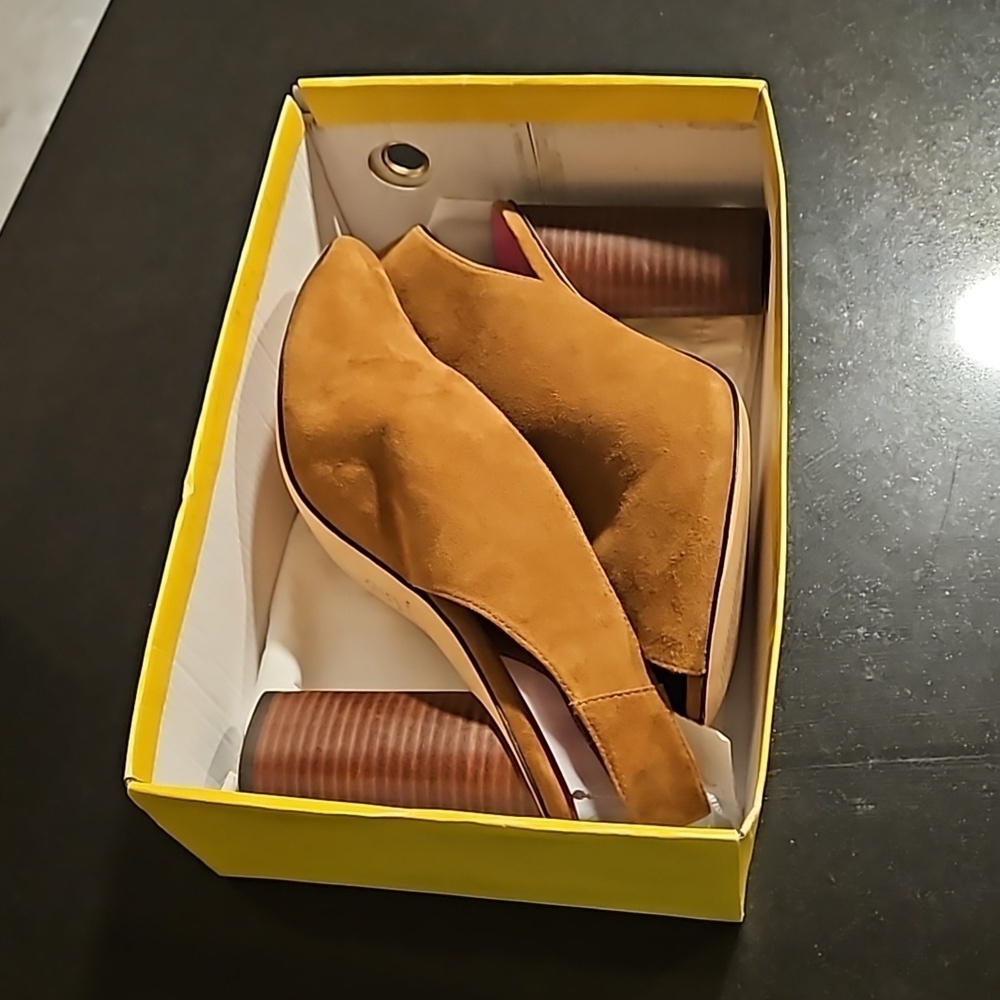 💕TRINA TURK💕 Sunset Blvd Suede Slingback Heels ~ Tan 10 New with Box (No Lid) - Picture 14 of 16